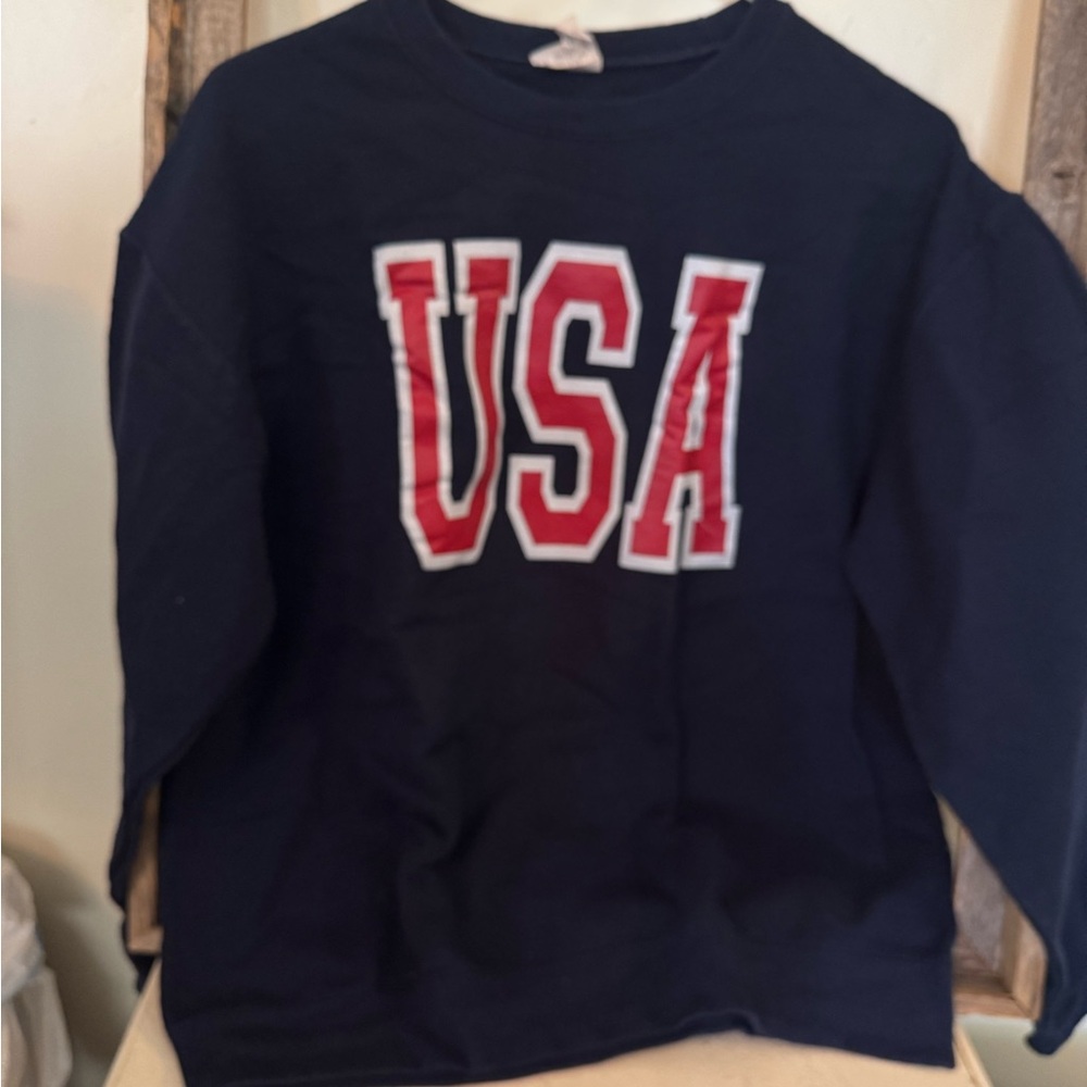 Navy crewneck USA